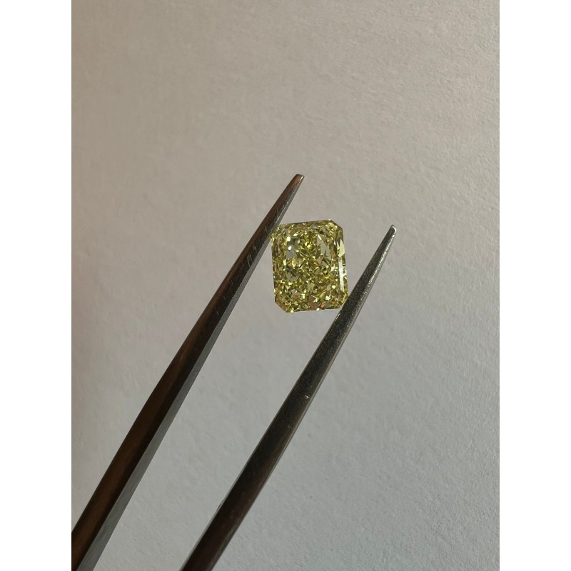Diamond Yellow Fency Rectangular 1.20 carat  Si1