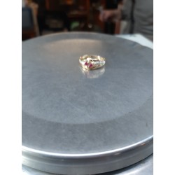 Exquisite yellow gold ring with stunning Rubys - Vintage